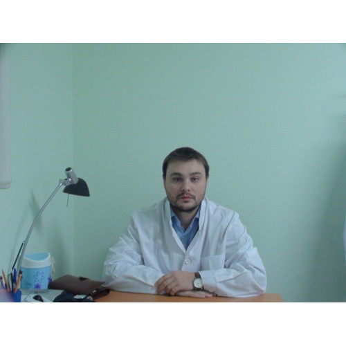 Знакомьтесь: наш врач-нарколог второй категории с опытом от экстренной хирургии до помощи при зависимостях